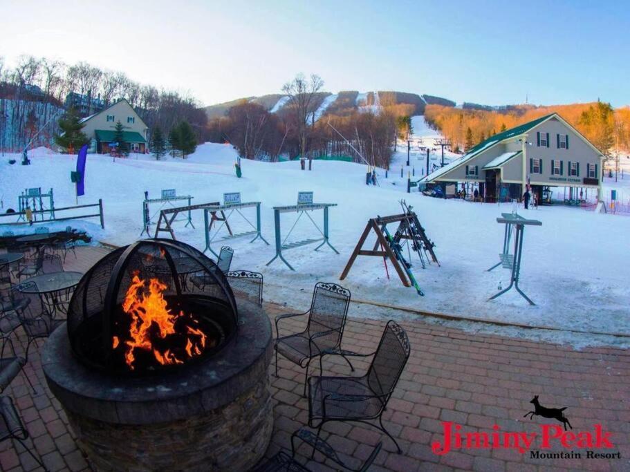 Ski On Off 1Br Suite 1St Flr Sleeps 4 Jiminy Peak Hancock Εξωτερικό φωτογραφία